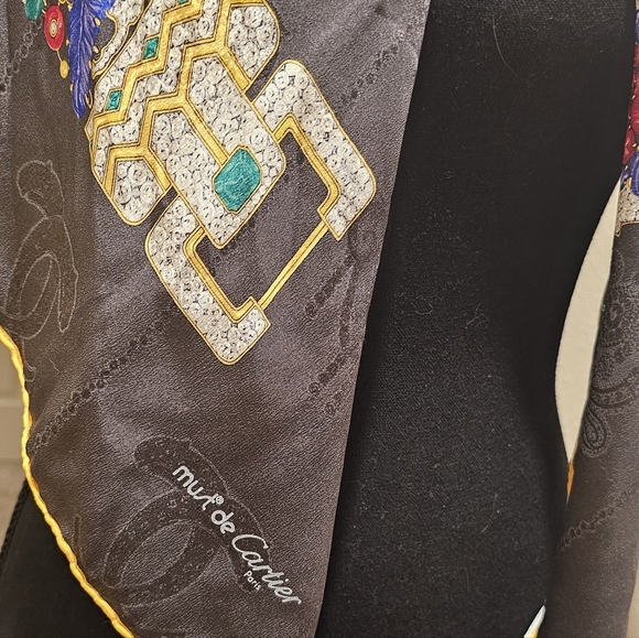 CARTIER 100% Silk Scarf EUC - Picture 8 of 11